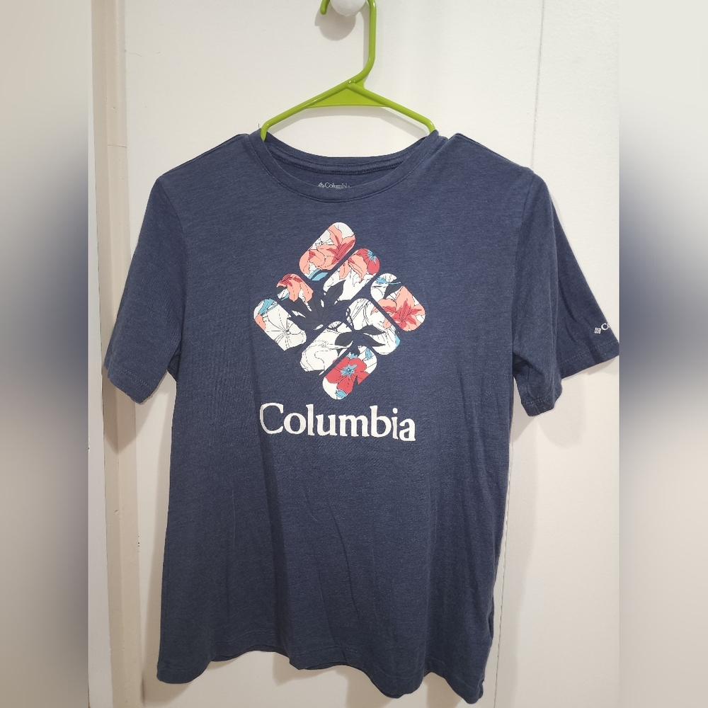 Columbia short sleeved shirt